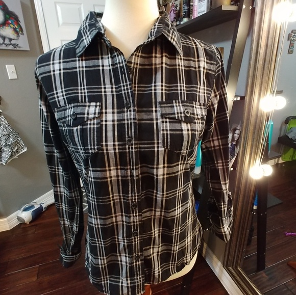 Trendy Button down - Picture 8 of 8